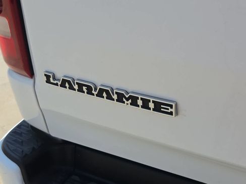 Used 2024 RAM 1500 Laramie AWD/4WD image 15