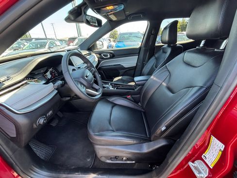 Used 2025 Jeep Compass Limited AWD/4WD image 28