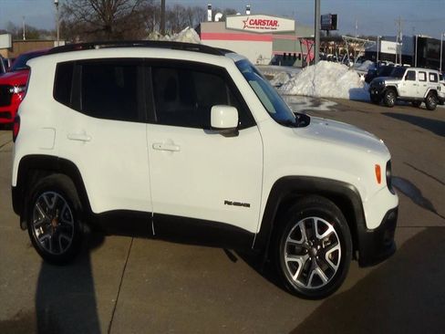 Used 2018 Jeep Renegade Latitude w/ Popular Equipment Group image 5