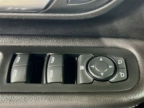 Used 2022 GMC Terrain SLE w/ Driver Convenience Package image 11