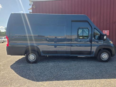 Used 2024 RAM ProMaster 3500 FWD image 6