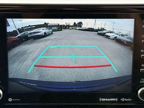 Used 2021 Toyota Highlander XLE image 28