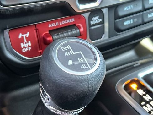 New 2026 Jeep Gladiator Sport AWD/4WD image 12