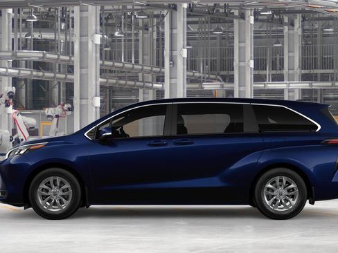 New 2026 Toyota Sienna LE AWD/4WD image 6