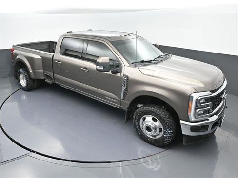 Used 2023 Ford F350 Lariat w/ Lariat Ultimate Package AWD/4WD image 38
