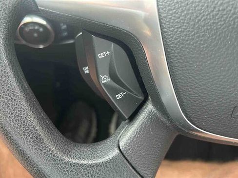 Used 2014 Ford Focus SE w/ SE Winter Package FWD image 24