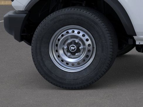 New 2025 Ford Bronco Base image 43