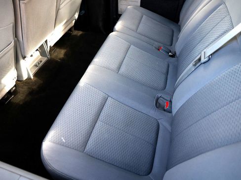 Used 2012 Ford F150 XLT w/ XLT Chrome Pkg image 10