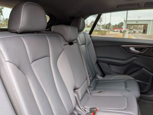 Used 2020 Audi Q8 Premium Plus AWD/4WD image 35