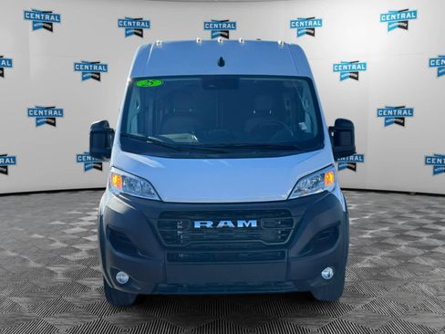 Used 2025 RAM ProMaster 2500 w/ Convenience Group image 9
