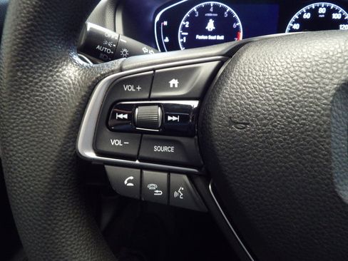 Used 2018 Honda Accord LX image 28
