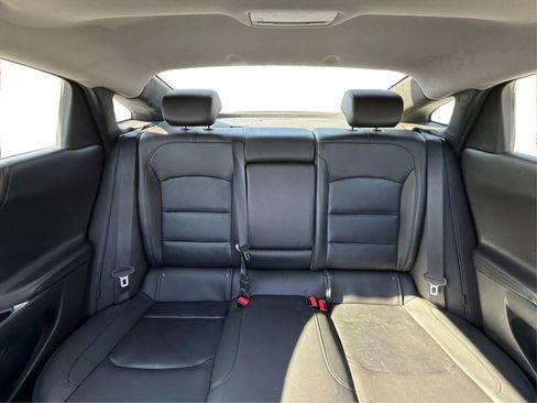 Used 2017 Chevrolet Malibu LT w/ Leather Package image 20