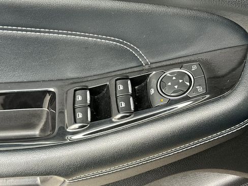 Used 2018 Ford Edge Titanium image 13