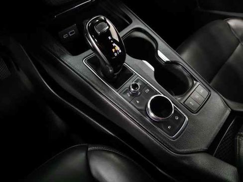 Certified 2025 Cadillac XT4 Premium Luxury image 33