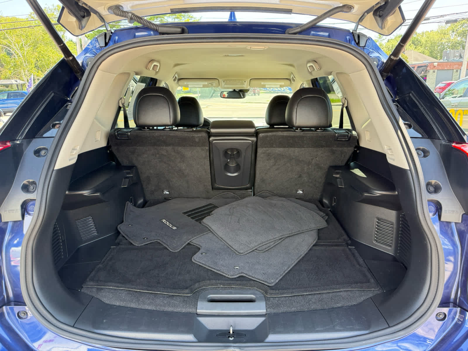 Used 2020 Nissan Rogue SL AWD/4WD image 13