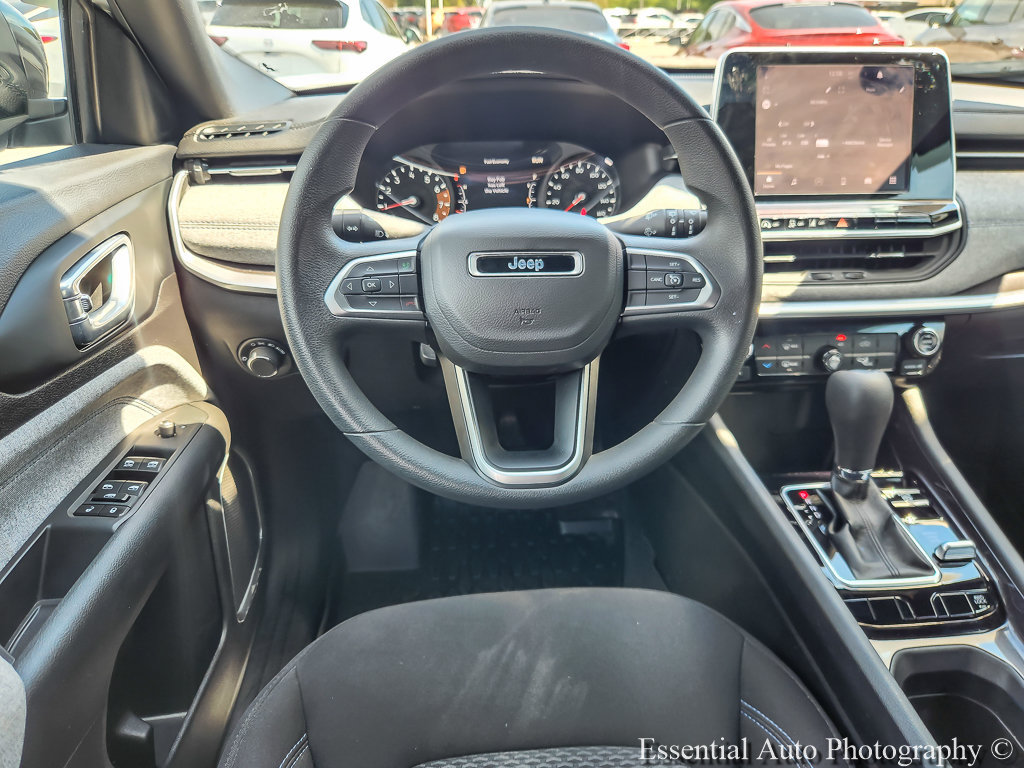 Used 2025 Jeep Compass Sport AWD/4WD image 10