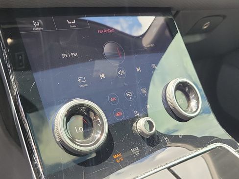 Used 2019 Land Rover Range Rover Velar R-Dynamic SE AWD/4WD image 41