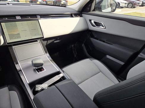 Used 2025 Land Rover Range Rover Velar Dynamic SE image 14