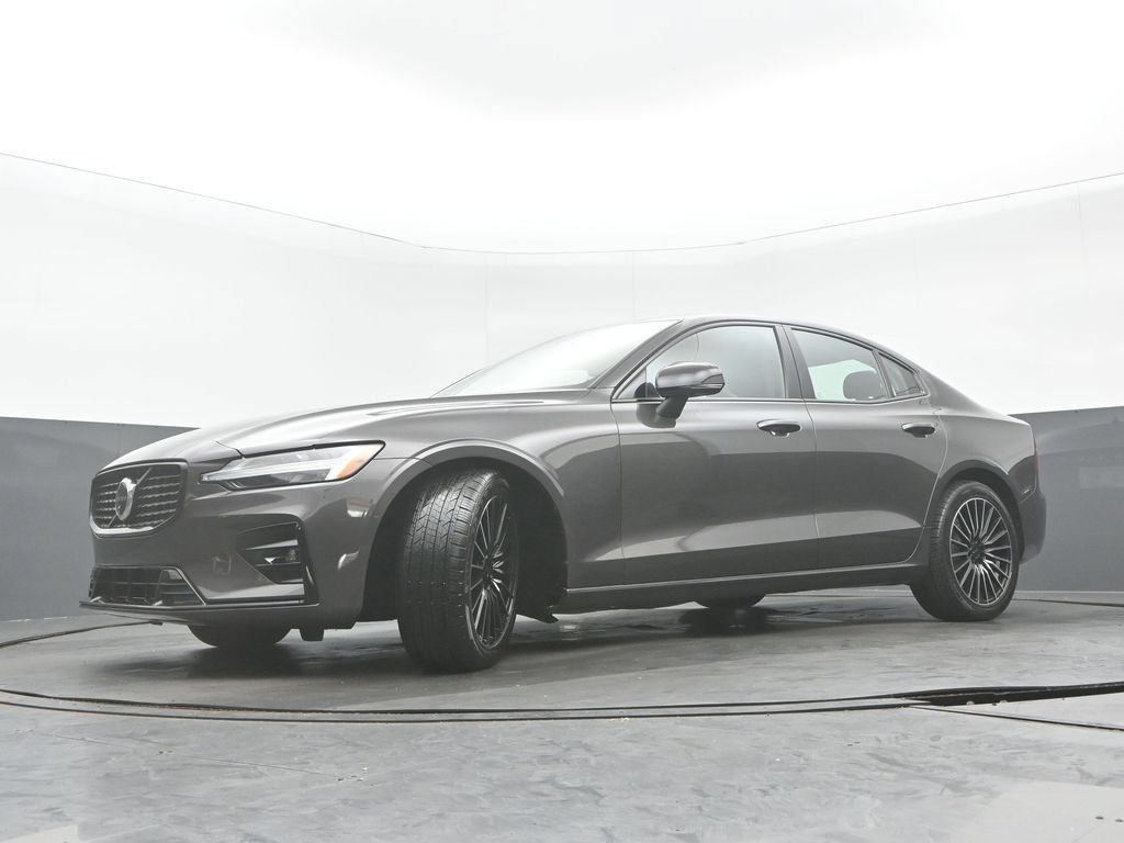 Used 2024 Volvo S60 B5 Plus AWD/4WD image 28