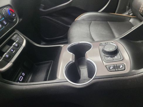 Used 2023 GMC Terrain AT4 image 26