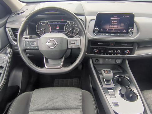 Used 2025 Nissan Rogue SV FWD image 13