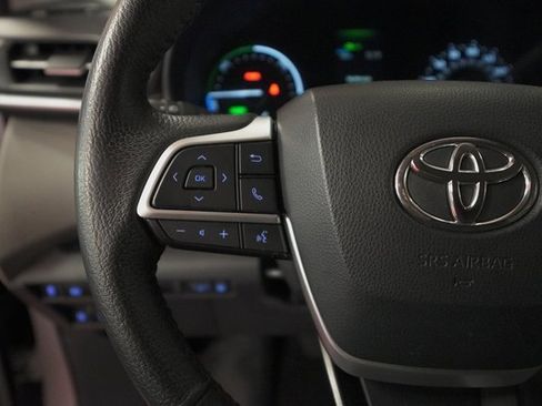 Used 2023 Toyota Sienna XLE w/ XLE Plus Package image 22