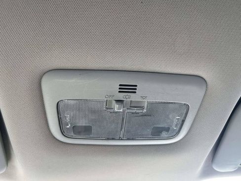 Used 2017 Toyota Corolla L FWD image 33