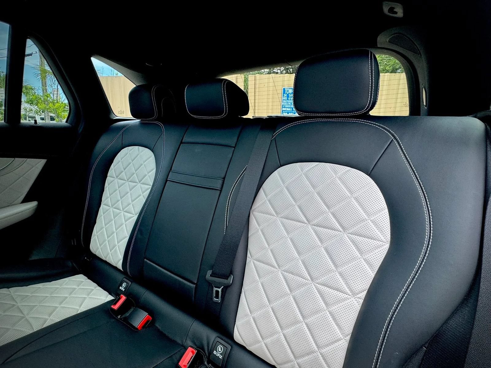 Used 2021 Mercedes-Benz GLC 300 4MATIC image 23