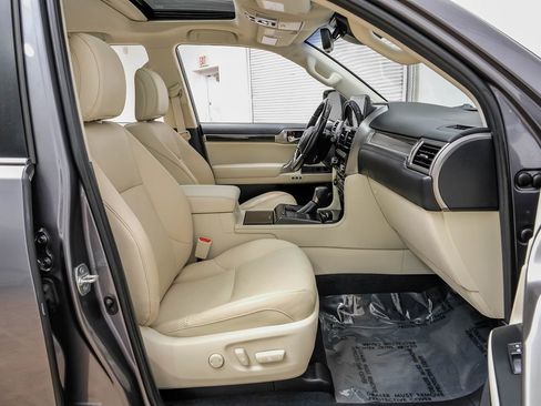 Used 2022 Lexus GX 460 Luxury w/ Sport Design Package image 30