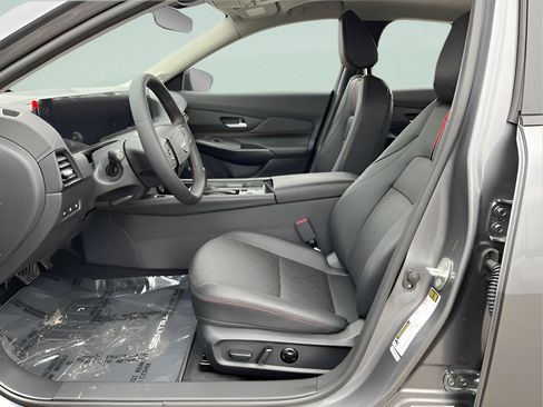 New 2026 Nissan Sentra SR w/ SR Premium Package FWD image 9