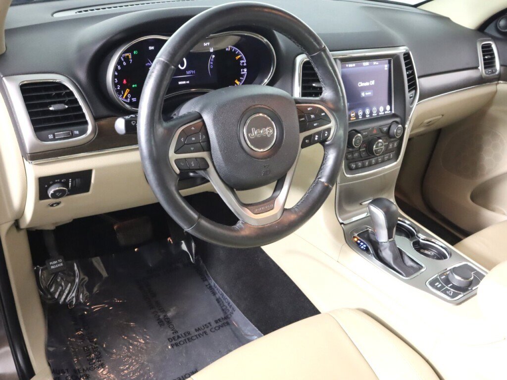 Used 2018 Jeep Grand Cherokee Limited AWD/4WD image 9