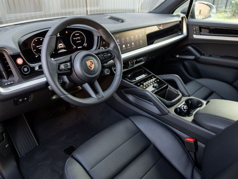 New 2026 Porsche Cayenne image 4