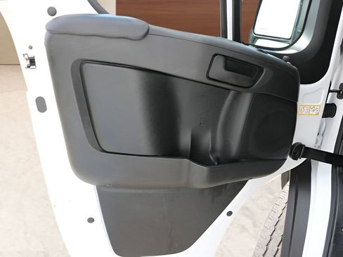 Used 2025 RAM ProMaster 2500 w/ Convenience Group FWD image 10