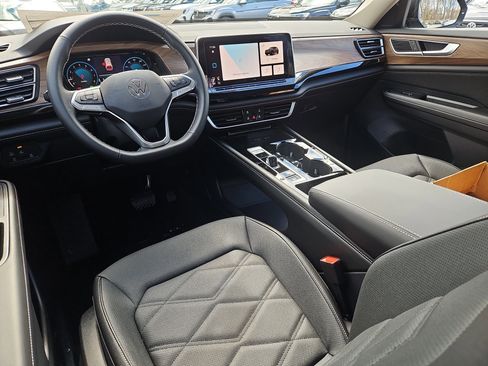 New 2026 Volkswagen Atlas SE image 6