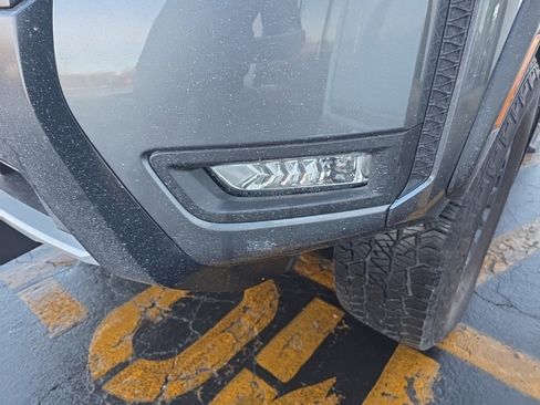 Certified 2025 Nissan Frontier PRO-4X image 11