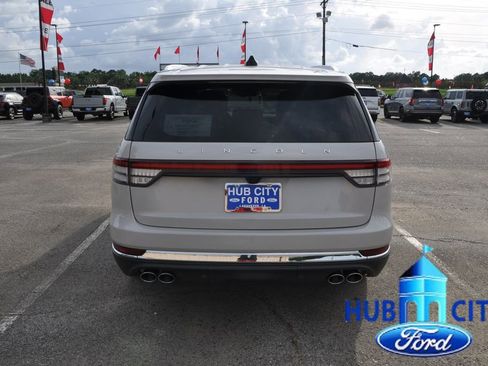 Used 2025 Lincoln Aviator Reserve w/ Illumination Package RWD image 4