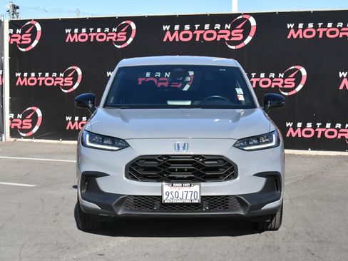 Used 2025 Honda HR-V Sport image 2