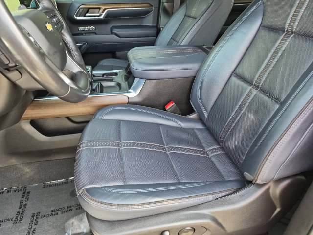 Used 2024 Chevrolet Silverado 1500 High Country AWD/4WD image 19