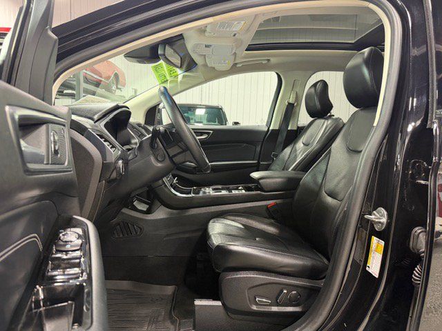 Used 2019 Ford Edge Titanium w/ Equipment Group 301A AWD/4WD image 13