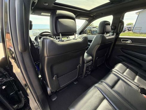 Used 2019 Jeep Grand Cherokee Limited w/ Luxury Group II AWD/4WD image 15