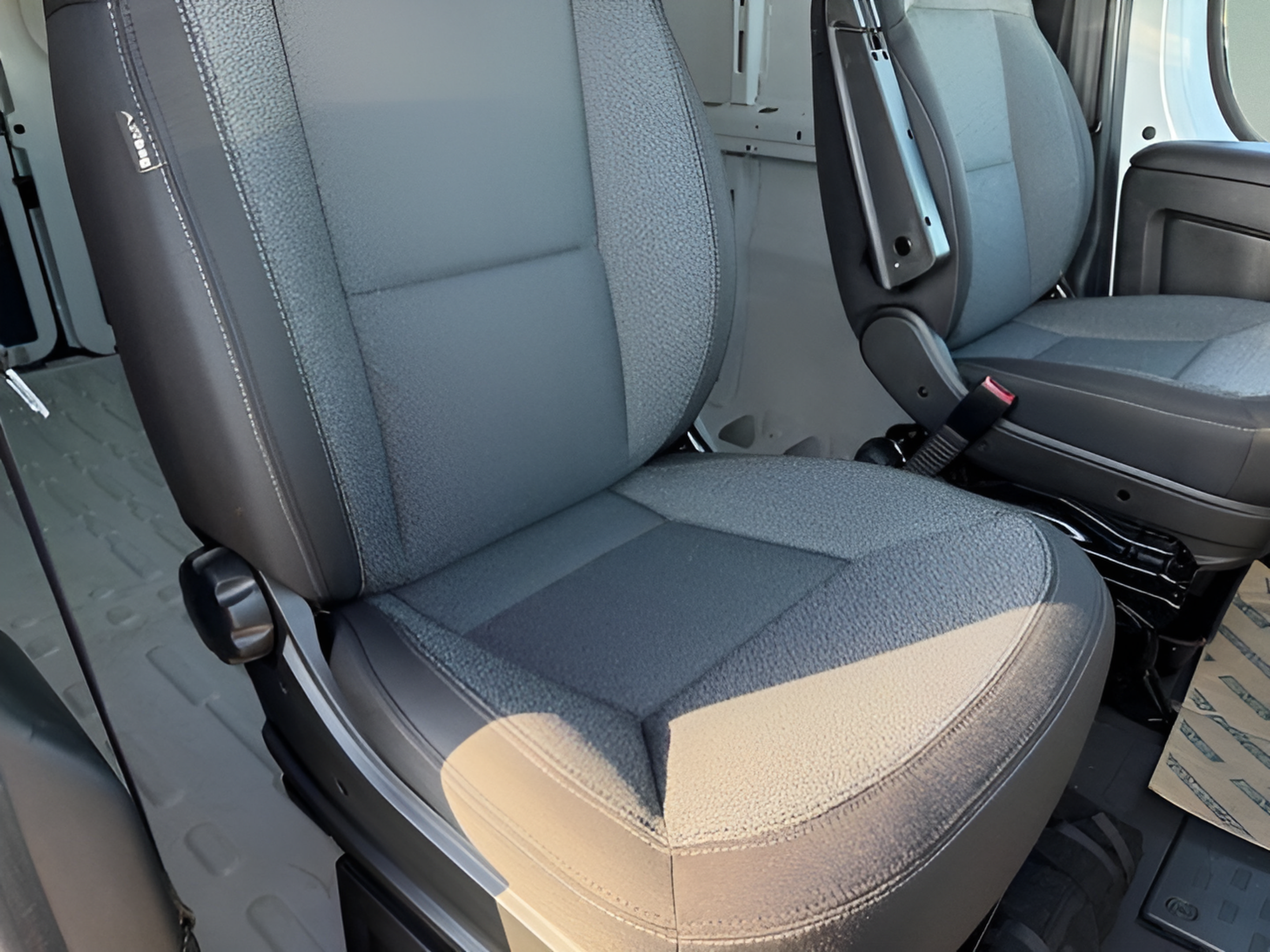 New 2025 RAM ProMaster 1500 w/ Convenience Group FWD image 16