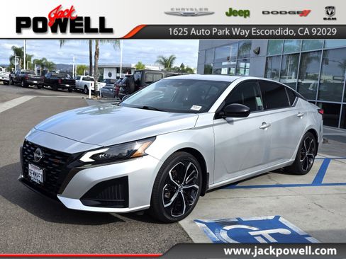 Used 2023 Nissan Altima 2.5 SR w/ SR Premium Package image 1