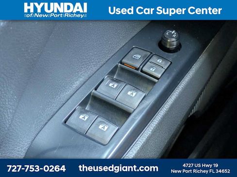 Used 2018 Toyota Camry LE FWD image 26