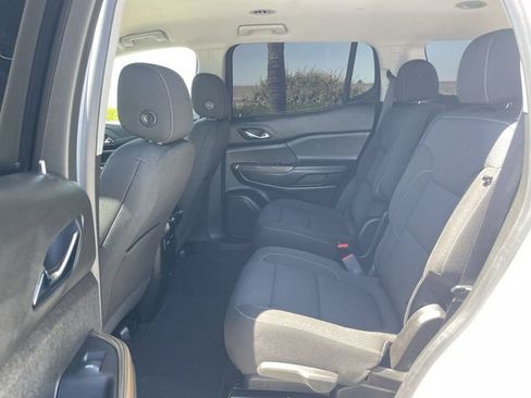 Used 2023 GMC Acadia SLE w/ Driver Convenience Package FWD image 24