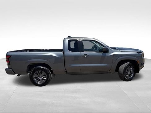 Certified 2025 Nissan Frontier SV RWD image 8