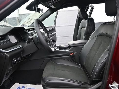 New 2025 Jeep Grand Cherokee Altitude AWD/4WD image 10