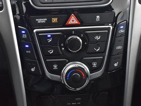 Used 2015 Hyundai Elantra GT FWD image 15