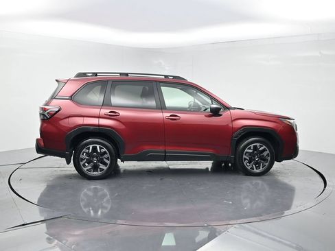 Used 2025 Subaru Forester Premium w/ Convenience Package #2 AWD/4WD image 4
