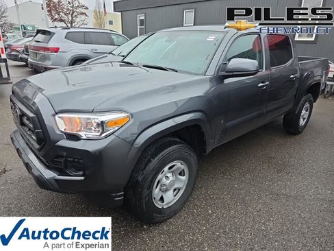 Used 2023 Toyota Tacoma SR AWD/4WD image 1