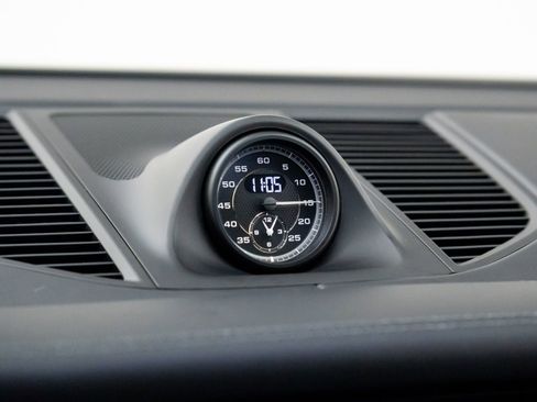 Certified 2024 Porsche Macan Turbo image 21